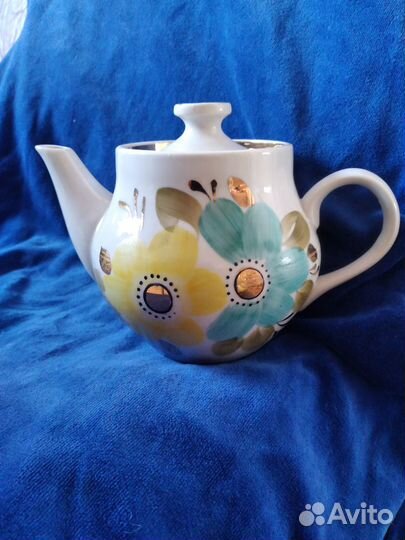 Чайник, чашки, сахарница, салатник, масленка СССР