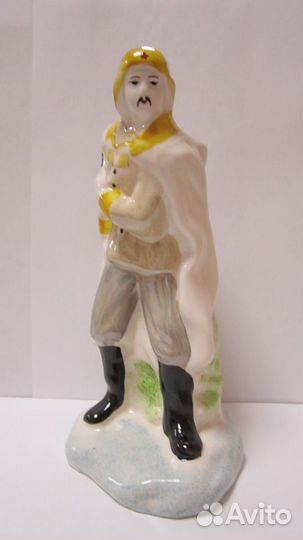 Фарфоровая Статуэтка башкир-солдат тфз СССР