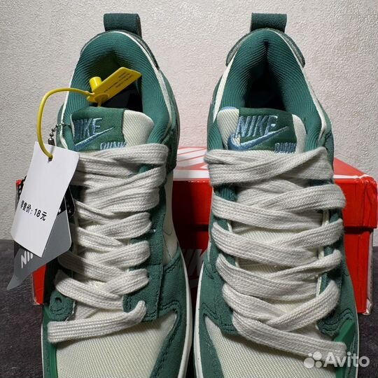 Кроссовки Nike Dunk Low женские