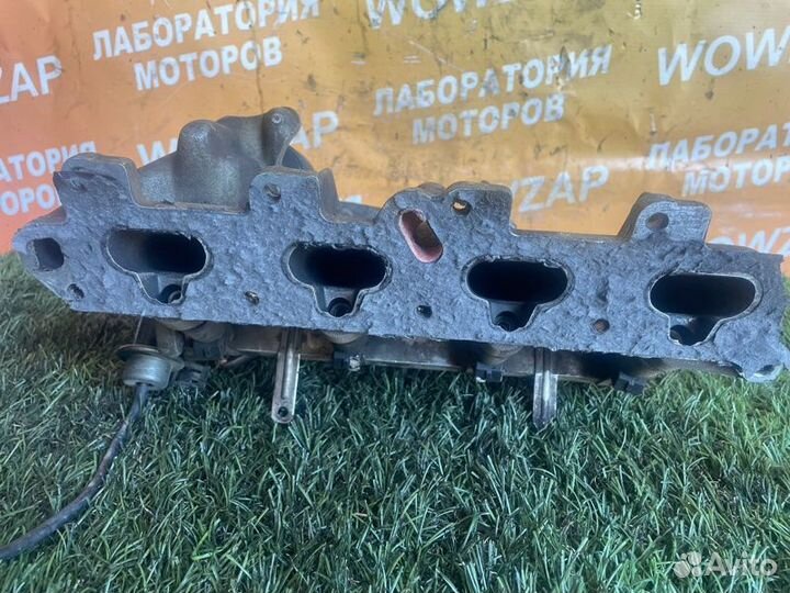 Впускной коллектор Opel Astra X16XEL 2012