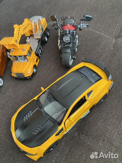 Набор машинок, мотоцикл и джип с пультом