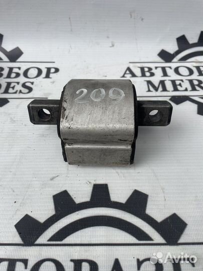 Подушка кпп w203