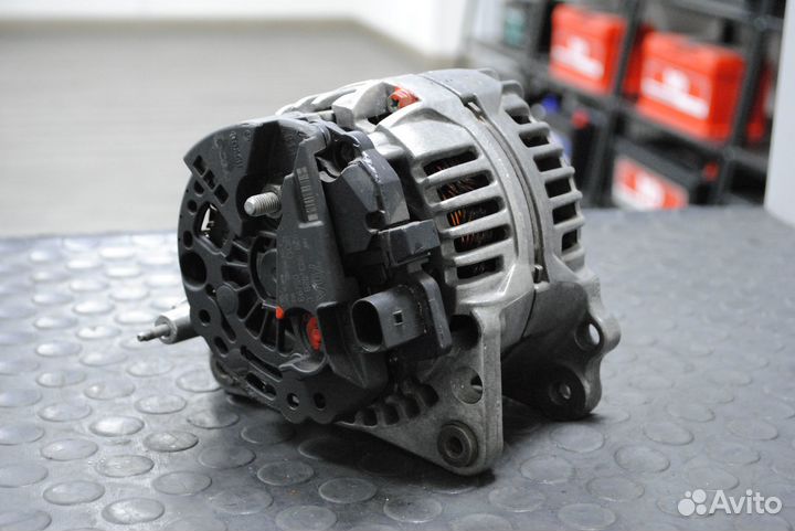Генератор VW Bora, Golf 4, Skoda Octavia б/у 70А