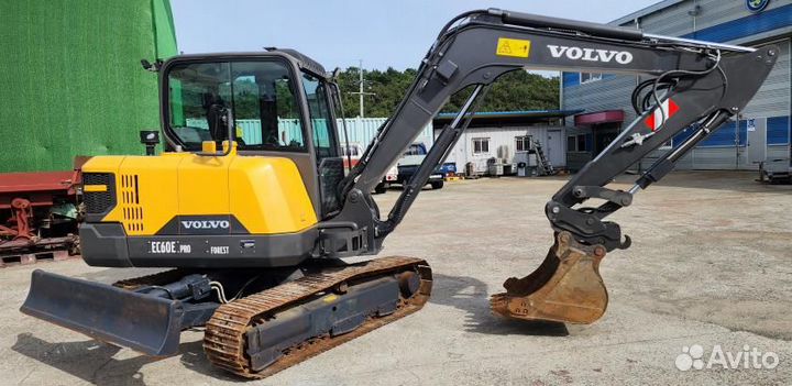 Мини-экскаватор Volvo EC 55, 2022
