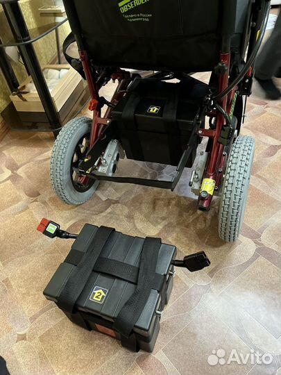 Инвалидная коляска с электроприводом