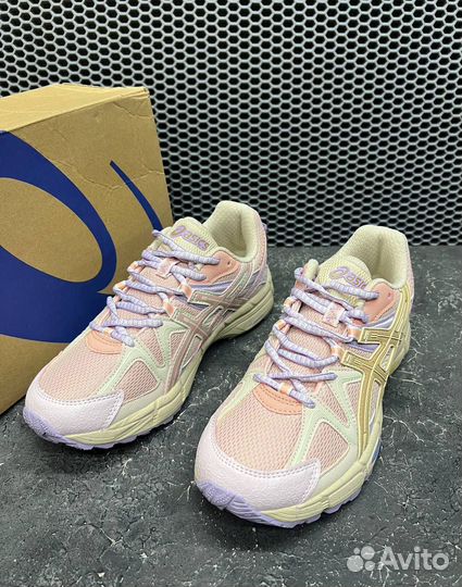 Кроссовки asics