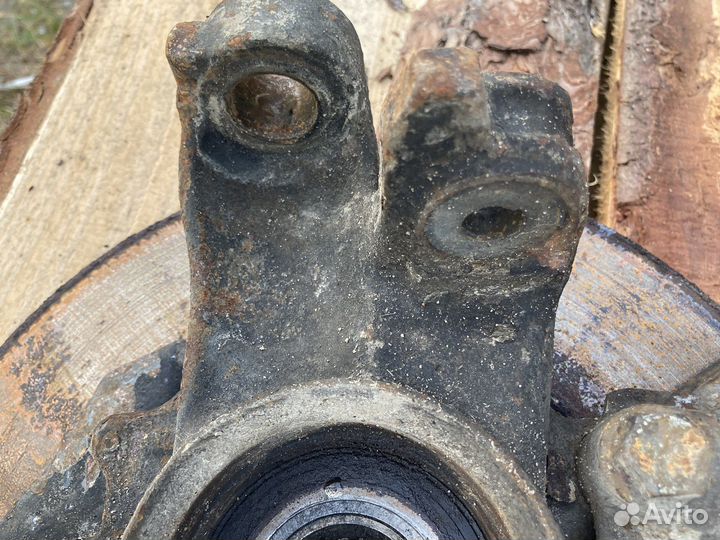 Поворотный кулак audi a4 b5