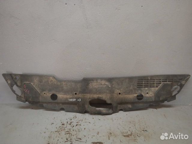 Накладка радиатора Toyota Corolla Verso 2008