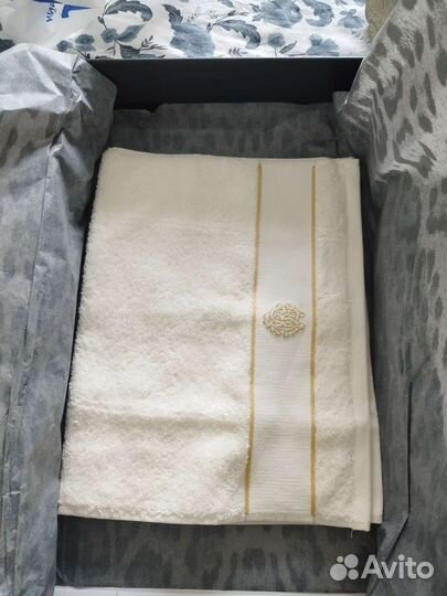 Махровые полотенца новые
