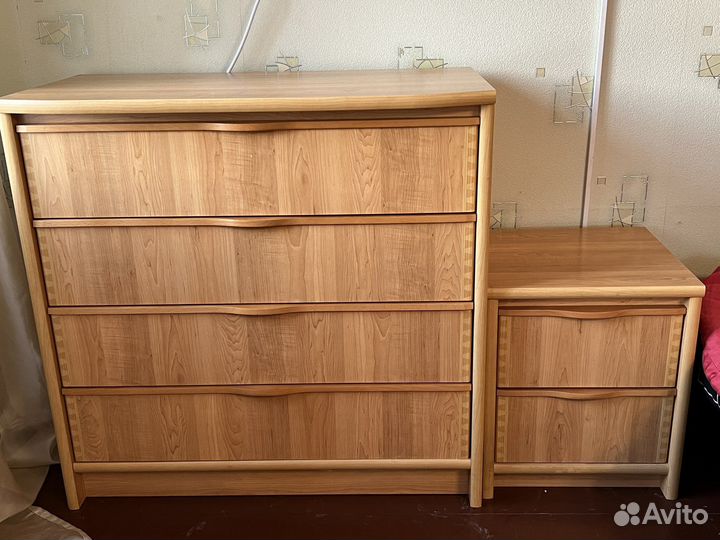 Спальный гарнитур