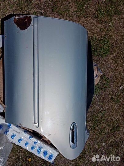 Дверь на Nissan Presea