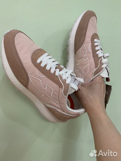 Кроссовки женские 40 размер новые