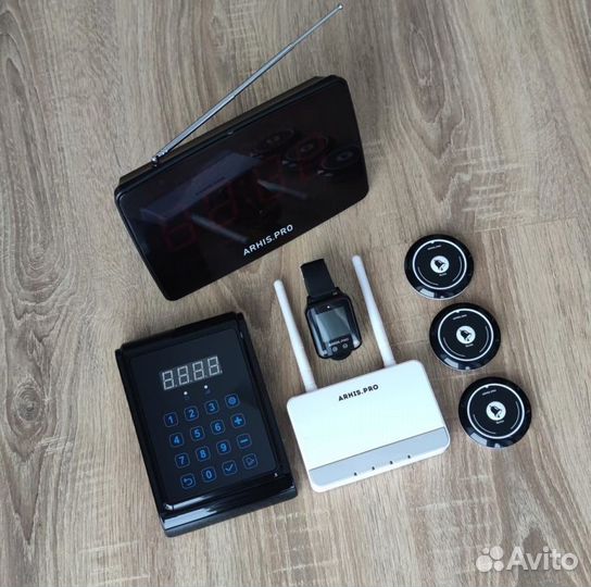 Кнопка вызова официанта, пейджер-часы, табло, пуль