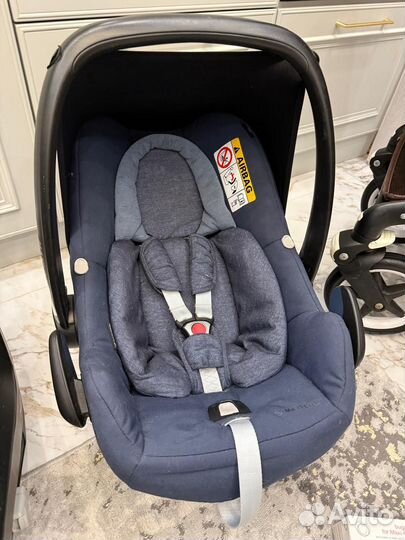 Bugaboo Fox + Maxi Cosi с базой комплект 4в1