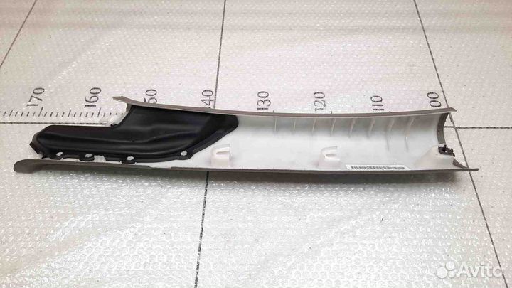 Обшивка передней стойки правая Volkswagen Passat B