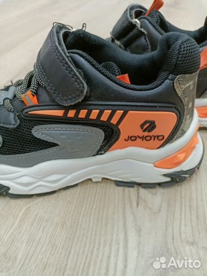 Кроссовки Jomoto