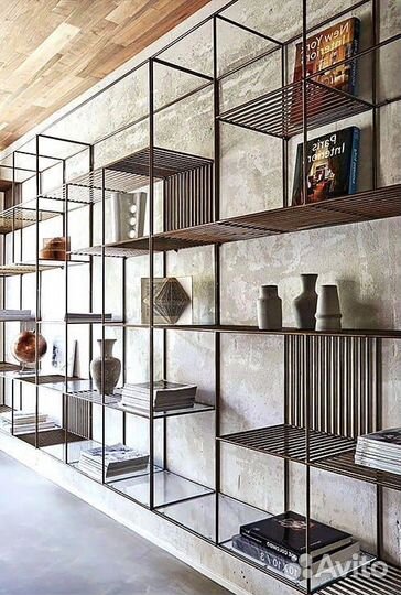 Стеллаж из металла и стекла для интерьера