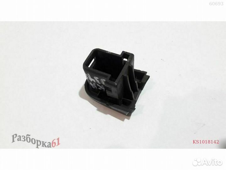 Заглушка личинки двери skoda fabia RS