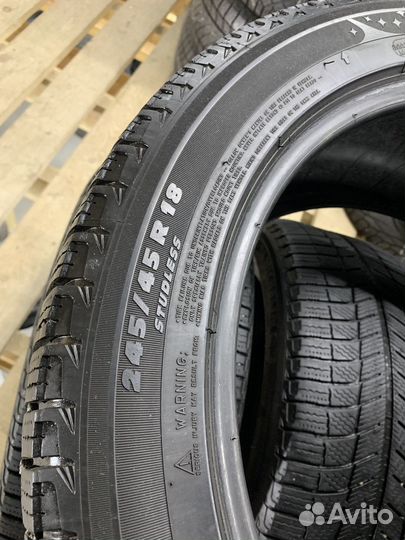 Michelin X-Ice XI3 245/45 R18 100H