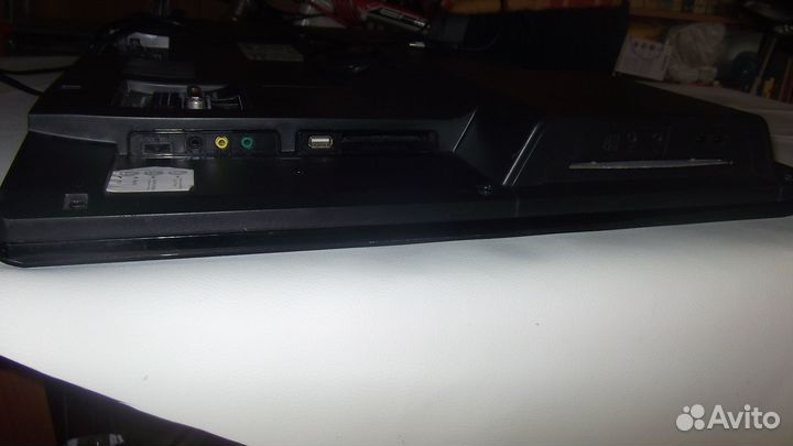 Телевизор Toshiba 32KL933 c DVD-приводом