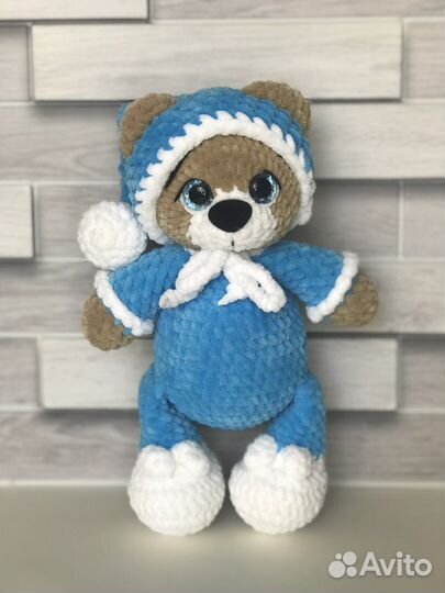 Мишка вязанный из плюшевой пряжи