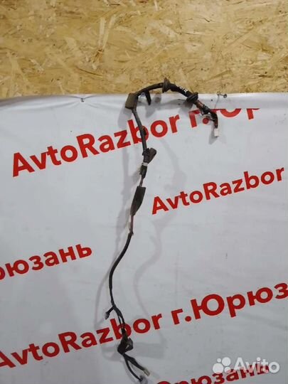 Проводка задней двери Toyota Carina E