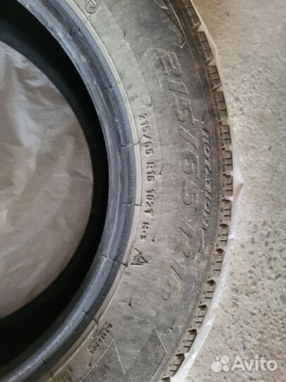 Pirelli Ice 215/65 R16