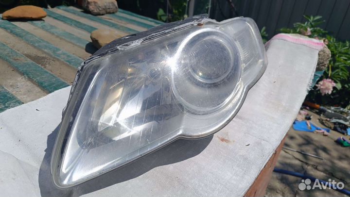 Фара Passat b6