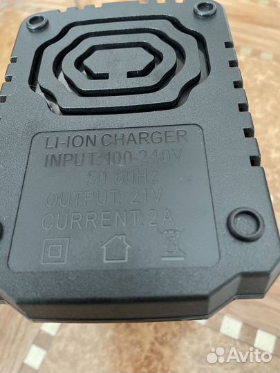 Зарядное устройство для шуруповерта