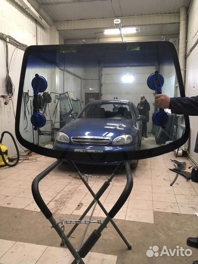 Лобовое стекло на Шевроле Ланос