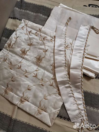 Набор из покрывала с наволочками и занавесок