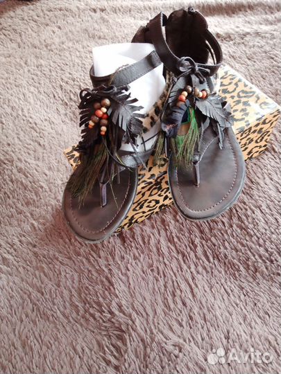Сандалии женские