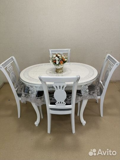 Обеденная группа стол и стулья новые Версаче