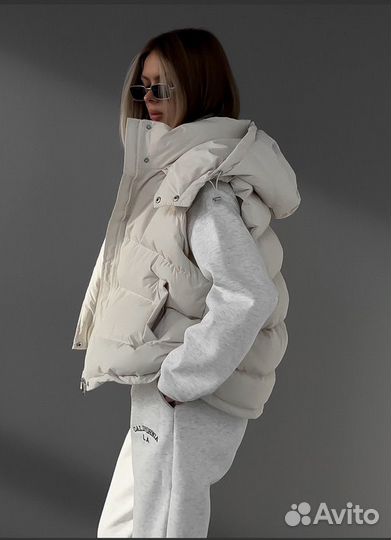 Жилетка женская утепленная новая