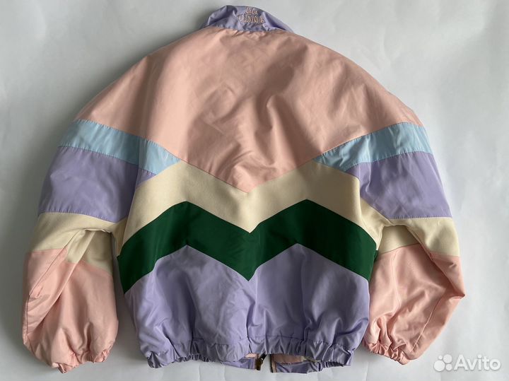 Спортивная легкая куртка