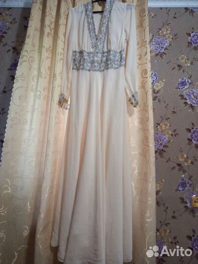 Платье на выпускной в пол