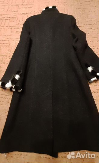 Пальто женское 46 букле с отторочкой мехом