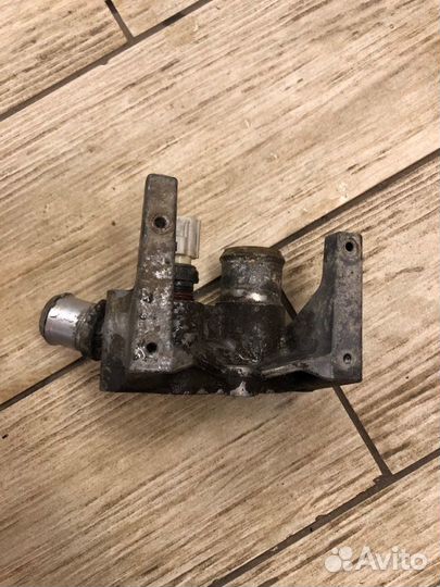 Тройник системы охлаждения Ford Focus 2 седан 1.6