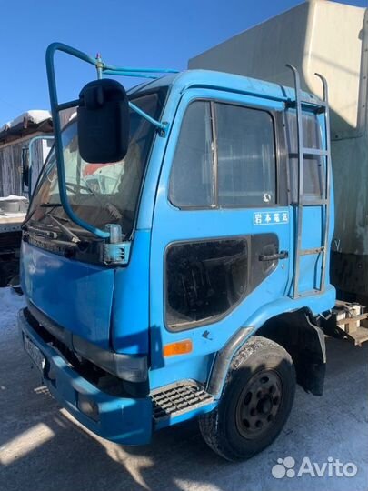 Продаем кабину nissan Diesel MK210