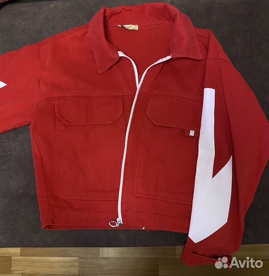 Джинсовая куртка