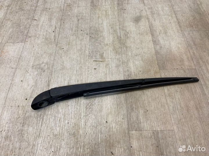 Дворник (стеклоочиститель ) задний Mitsubishi