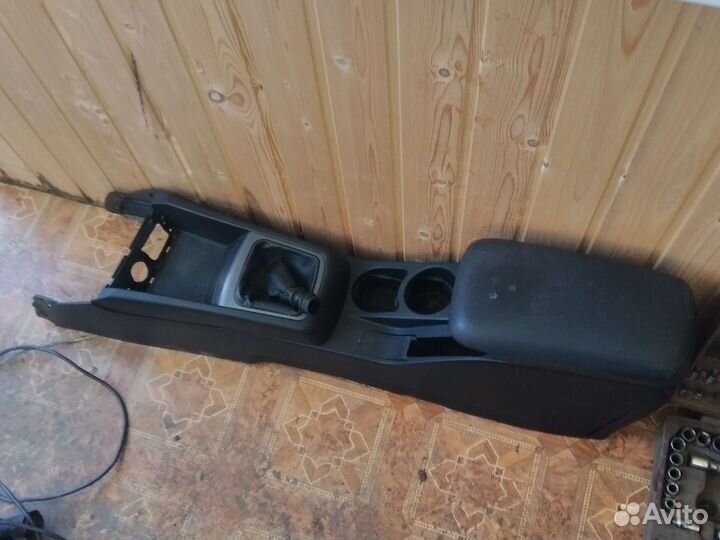 Подлокотник kia ceed