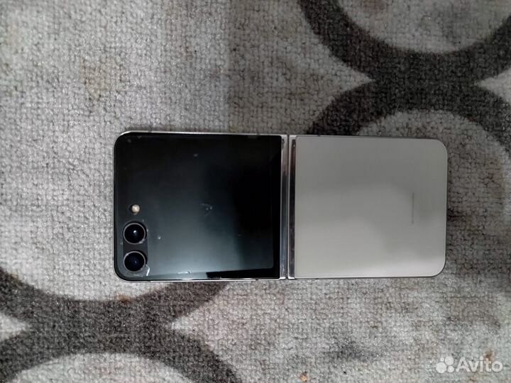 Samsung Galaxy Z Flip5, 8/512 ГБ