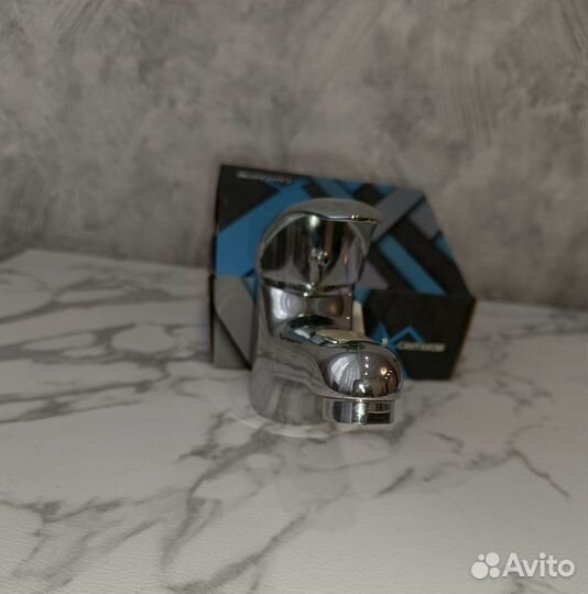 Смеситель для раковины в ванной