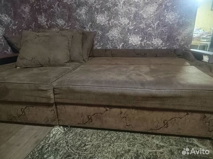Продам угловой диван