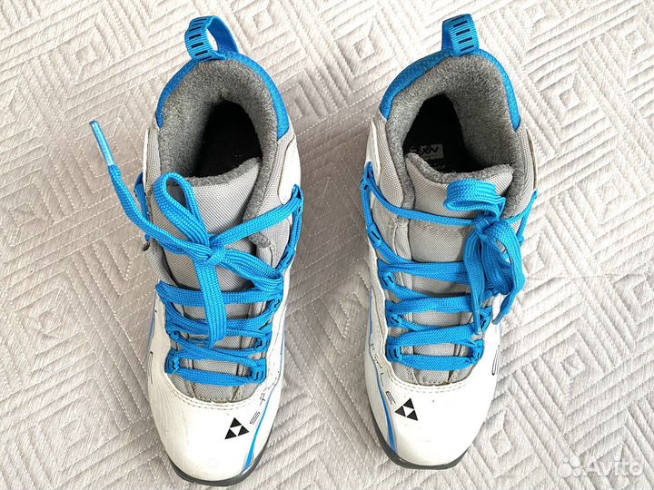 Ботинкы лыжные