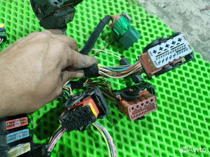 Проводка моторного отсека Пежо 308