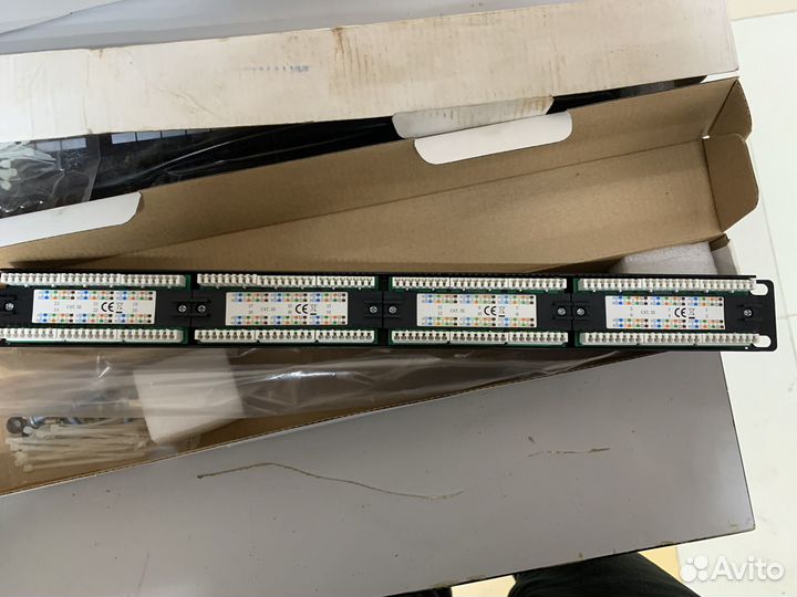 Патч-панель 19 1U 24 порта RJ-45 5e 04-0021 Rexant