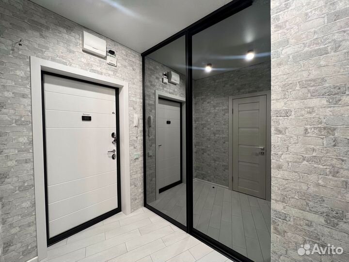 Шкафы купе встроенные под заказ в Краснодаре