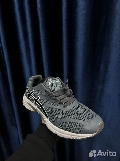 Кроссовки asics